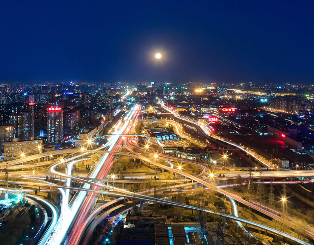 創(chuàng)造價(jià)值，回報(bào)社會(huì)